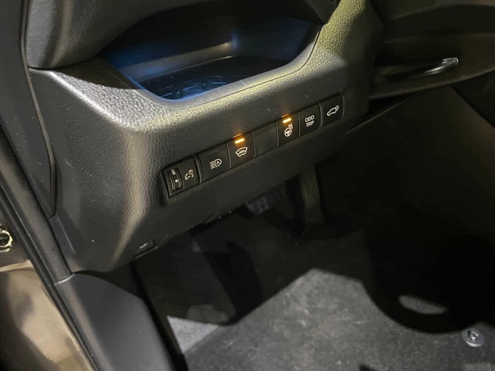 Thumbnail: 2024 Toyota RAV4 - 16