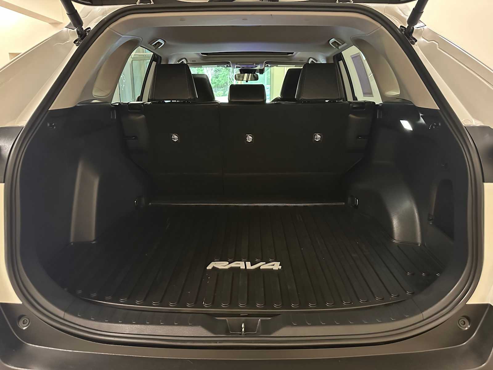 Thumbnail: 2025 Toyota RAV4 - 31