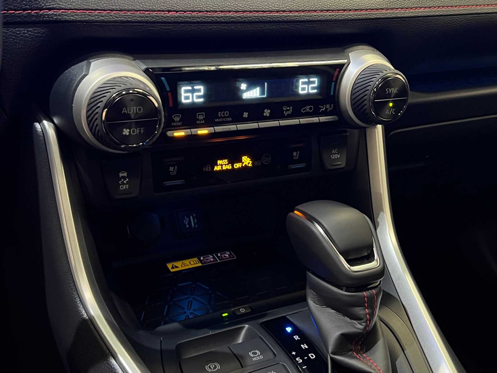 Thumbnail: 2025 Toyota RAV4 - 24