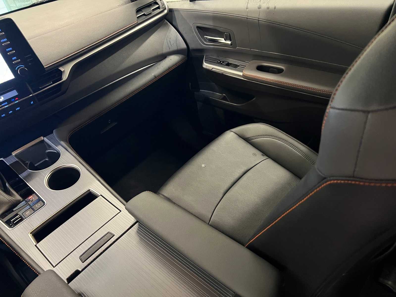 Thumbnail: 2024 Toyota Sienna - 11