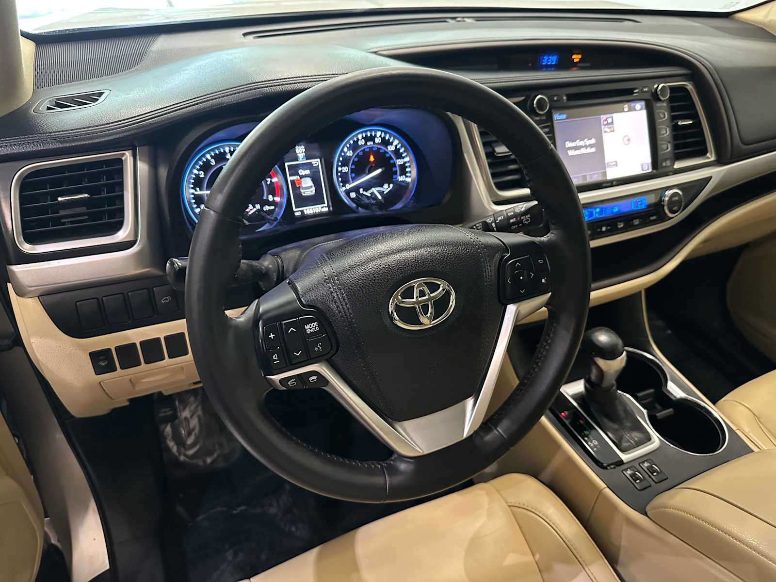 Thumbnail: 2015 Toyota Highlander - 3