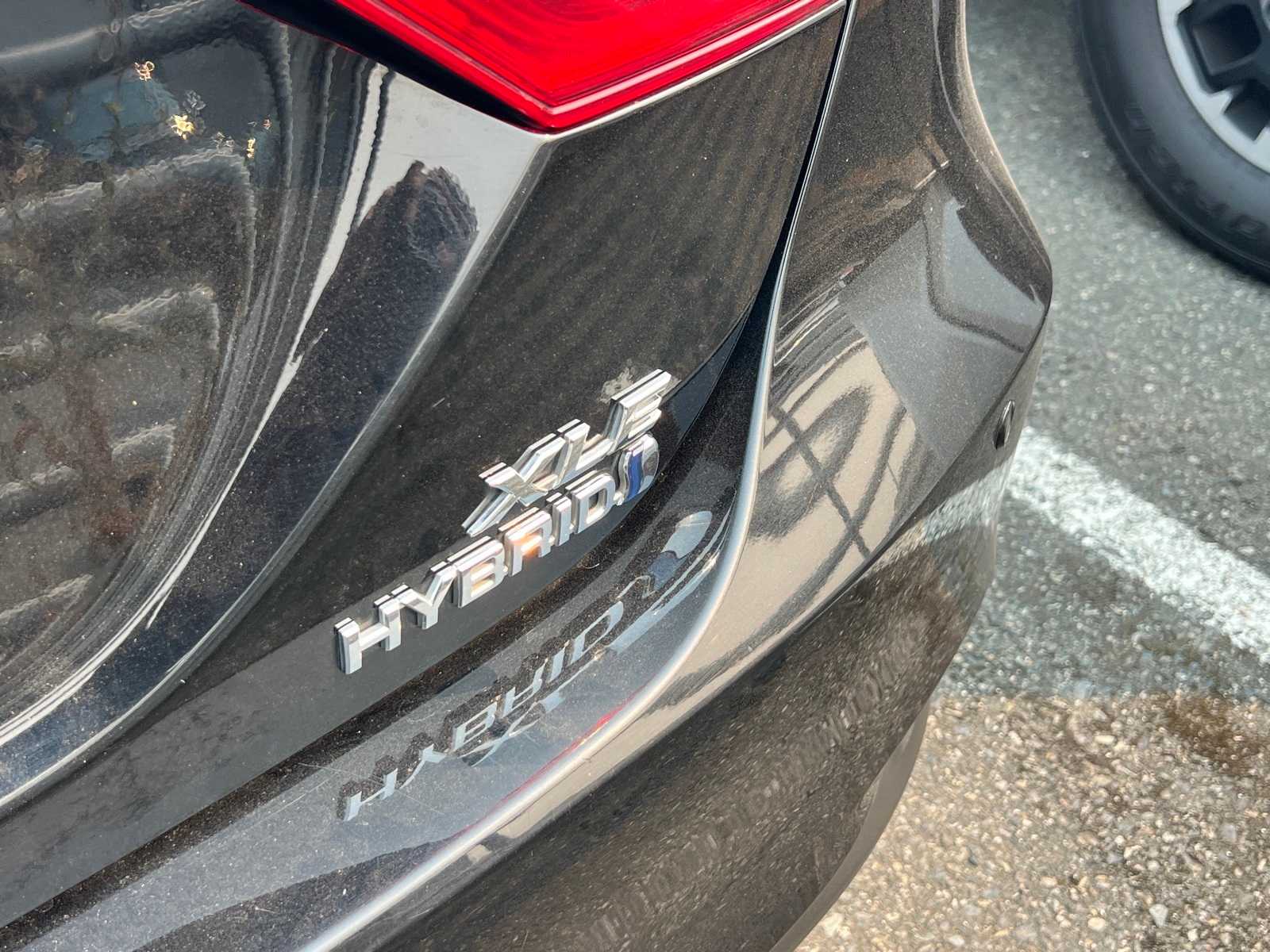 Thumbnail: 2022 Toyota Camry - 9