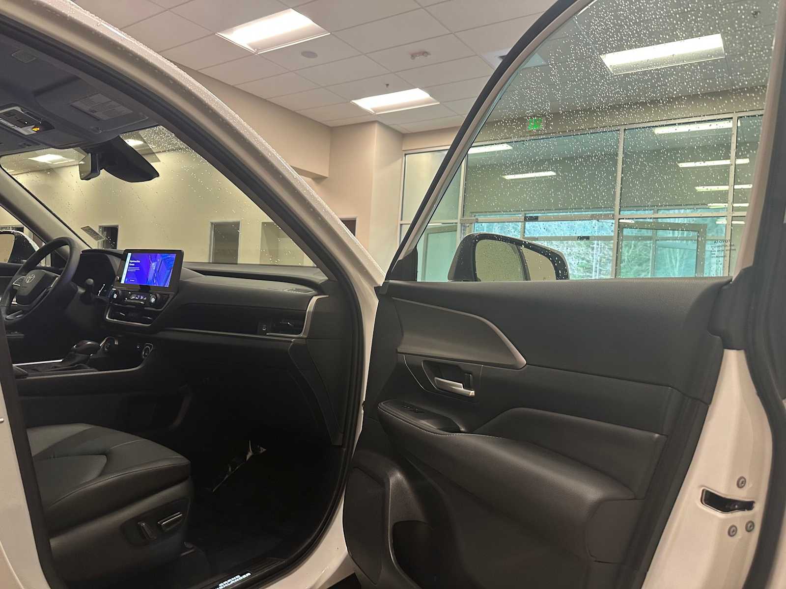 Thumbnail: 2025 Toyota Grand Highlander - 26