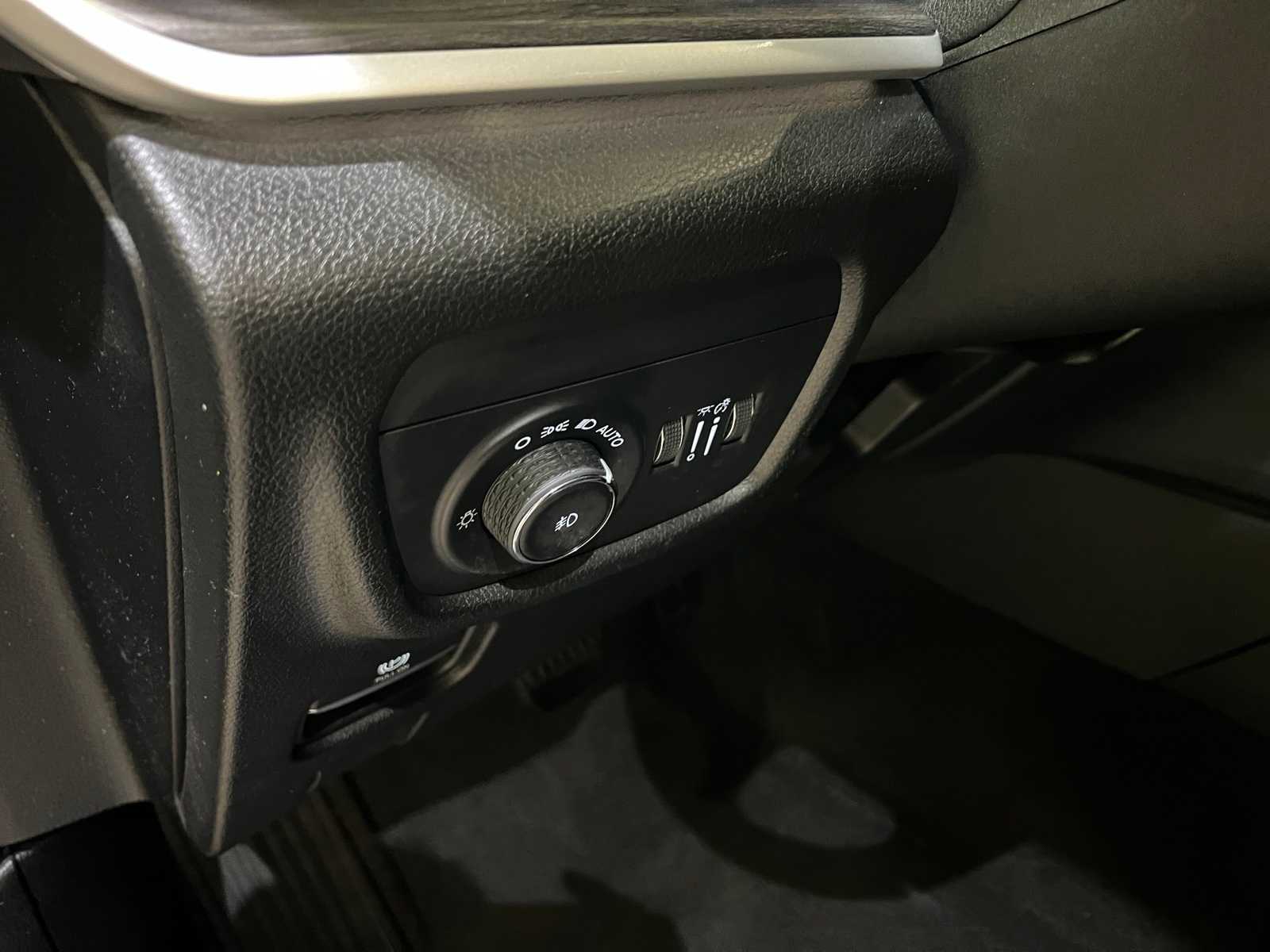 Thumbnail: 2021 Jeep Grand Cherokee L - 16