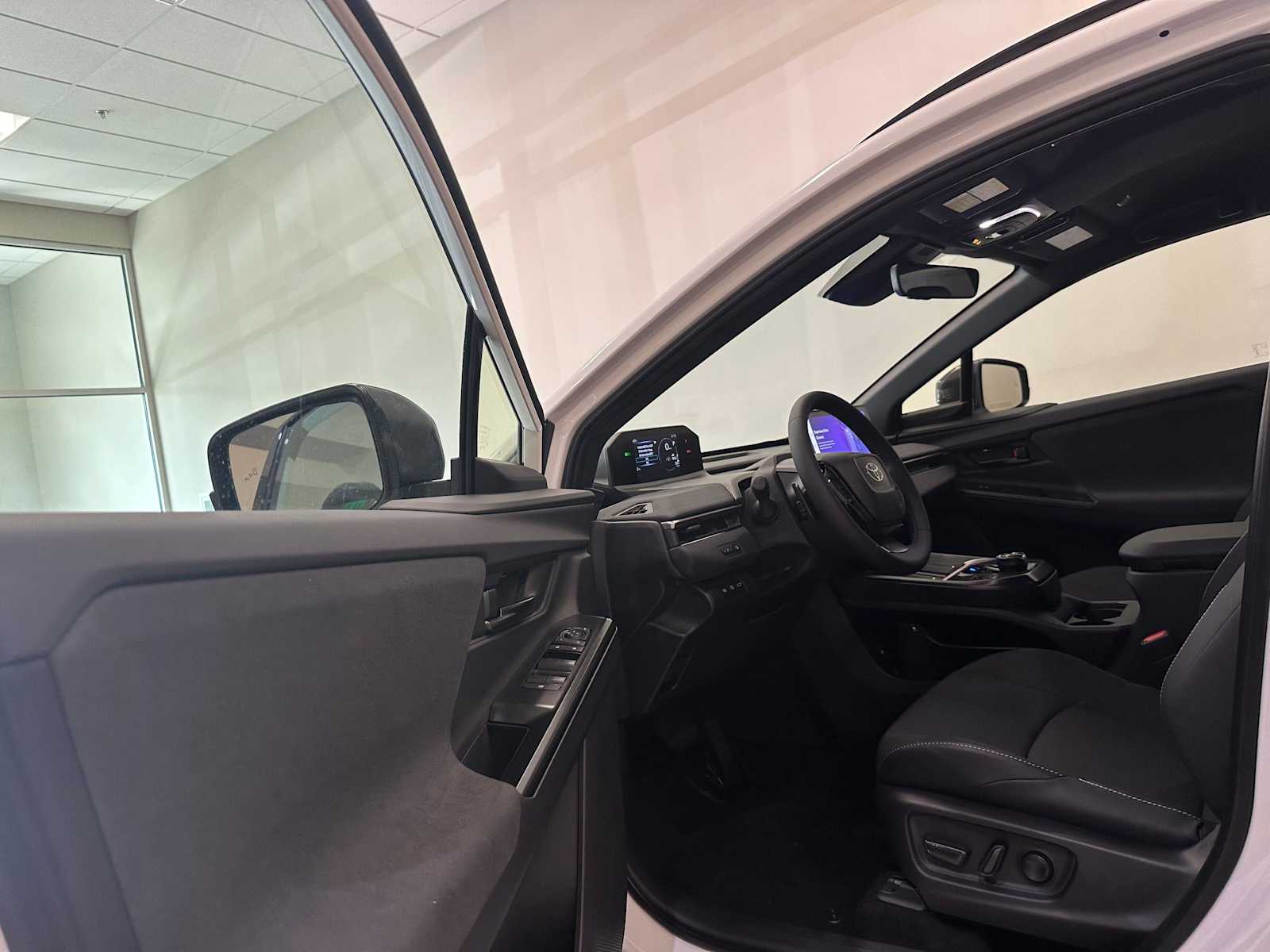 Thumbnail: 2026 Toyota C-HR - 20