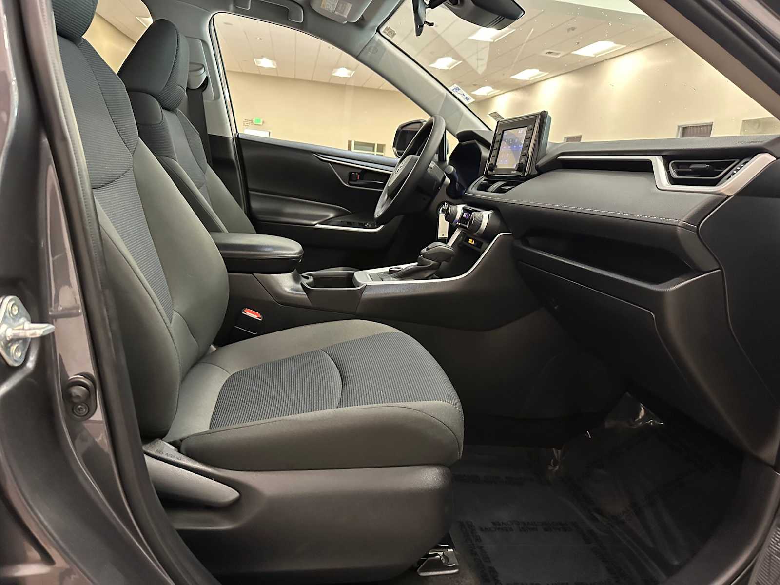 Thumbnail: 2022 Toyota RAV4 - 26