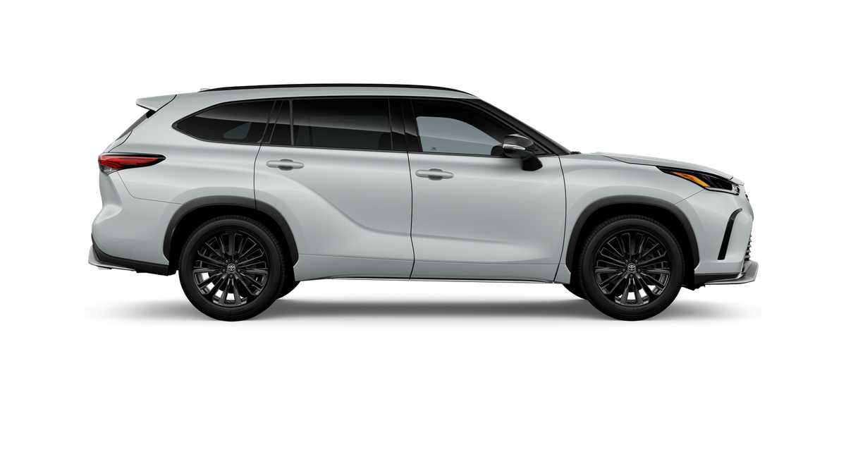 Thumbnail: 2026 Toyota Highlander - 12