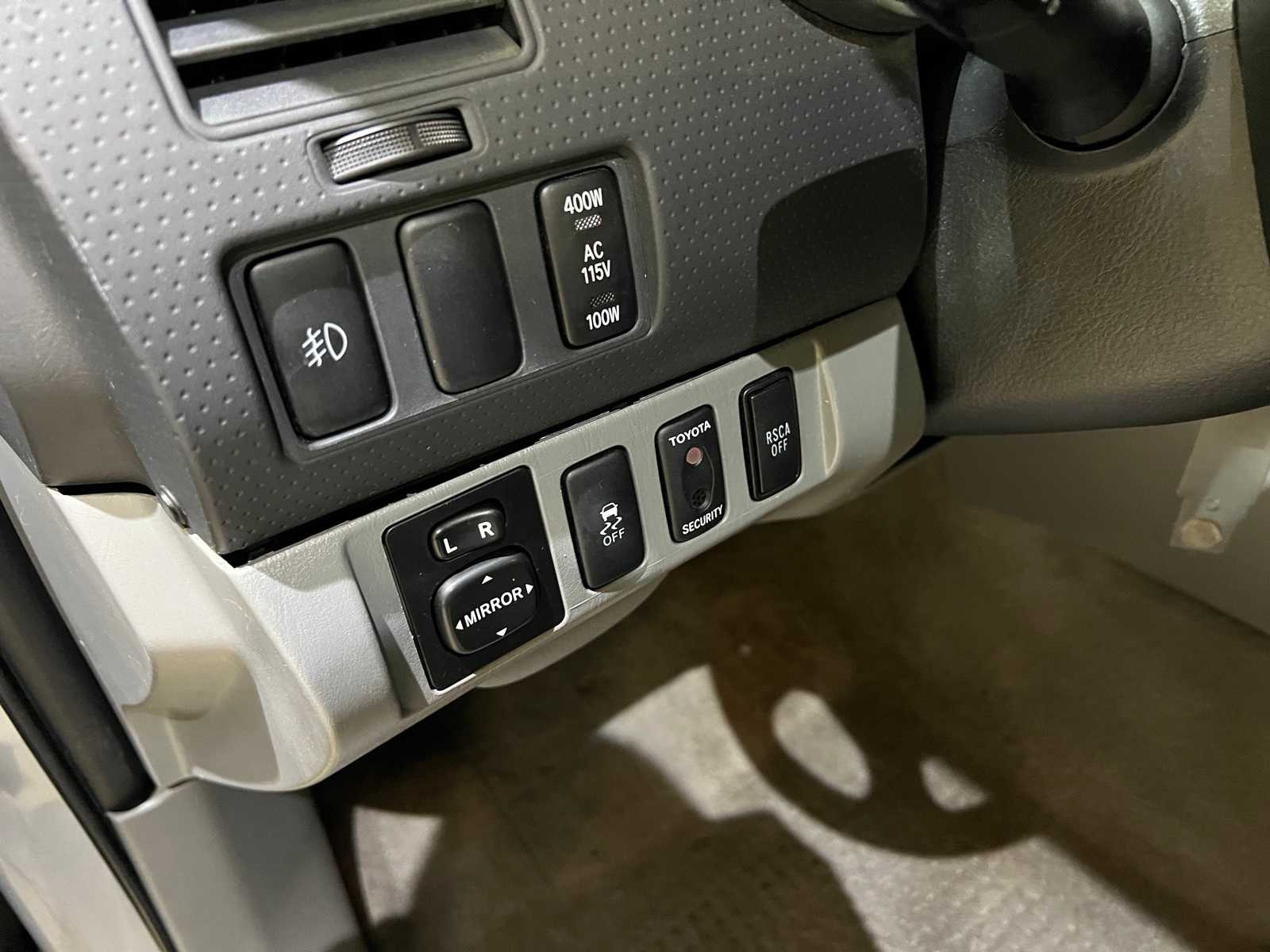 Thumbnail: 2009 Toyota Tacoma - 16