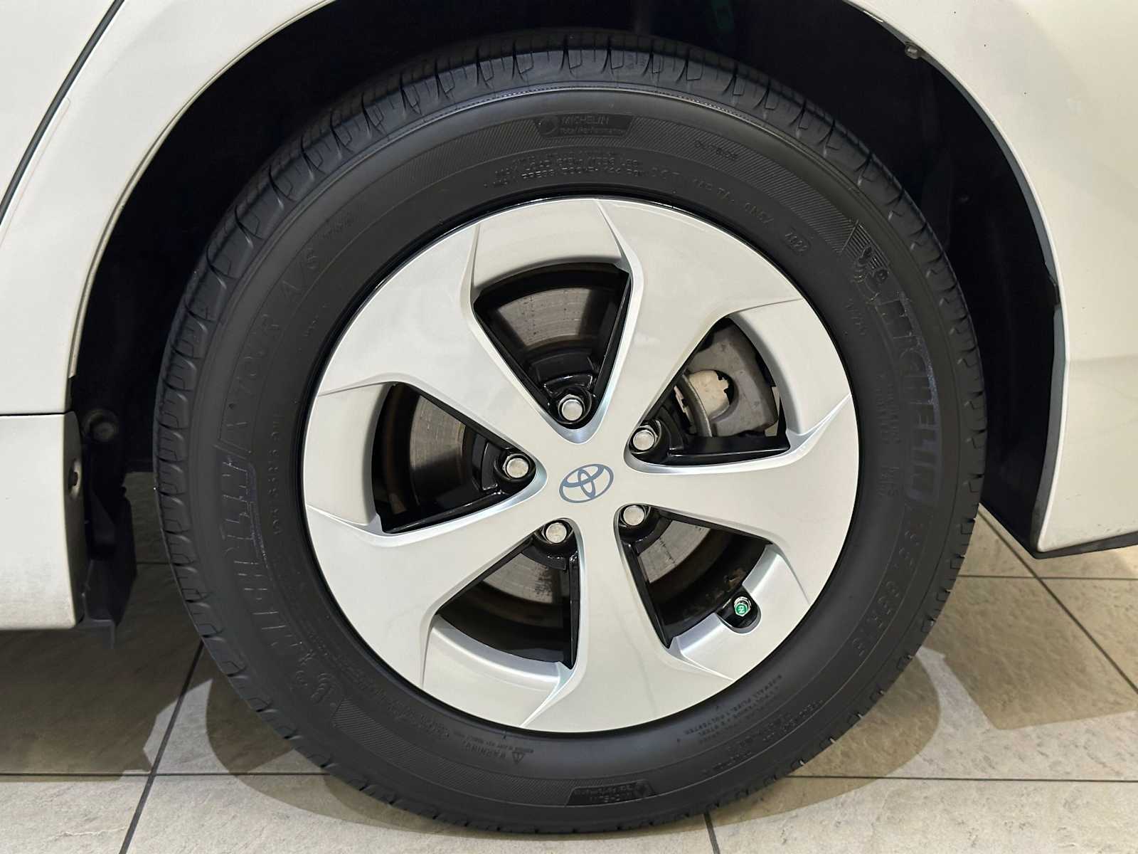 Thumbnail: 2012 Toyota Prius - 8
