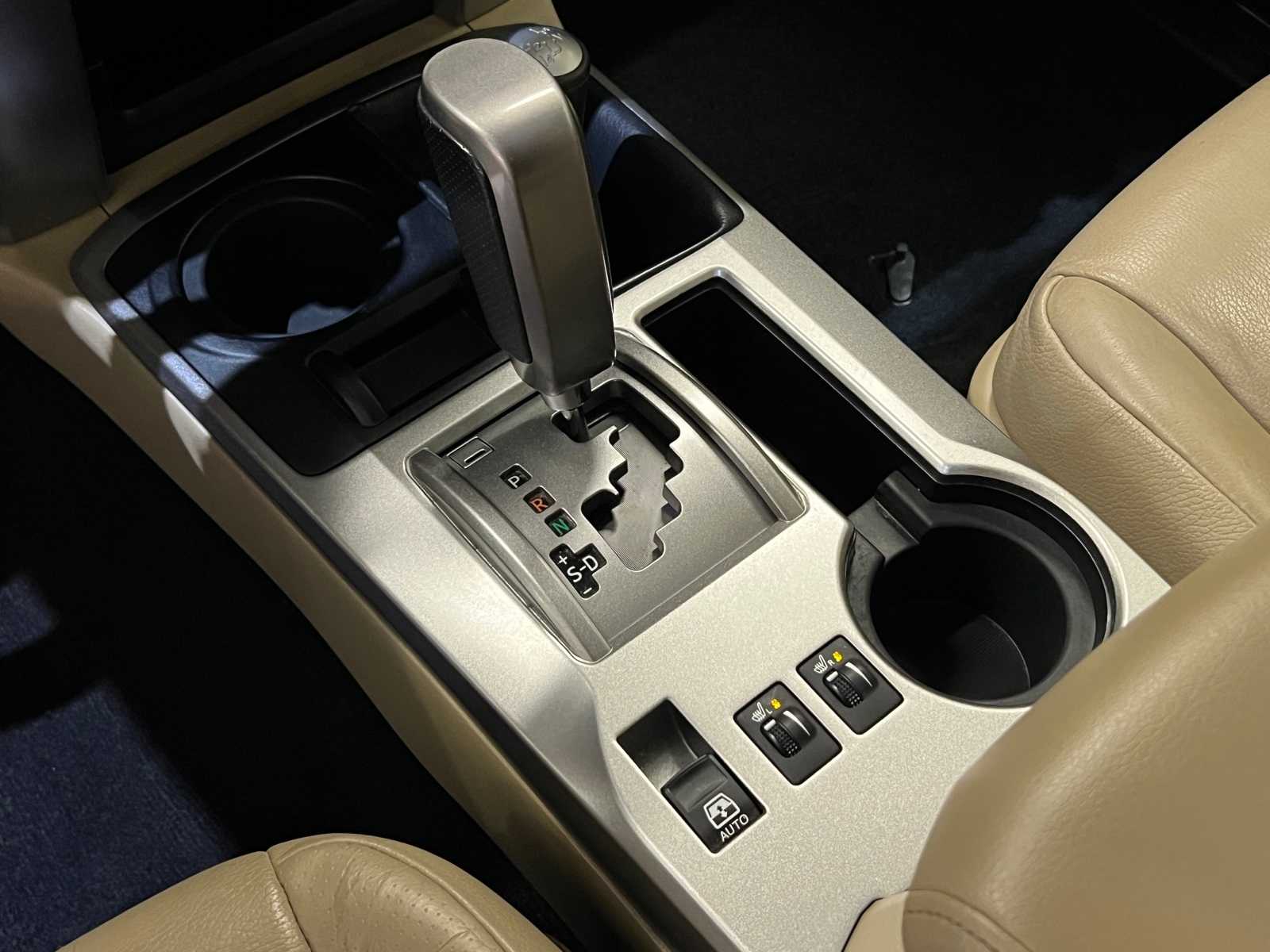 Thumbnail: 2011 Toyota 4Runner - 23