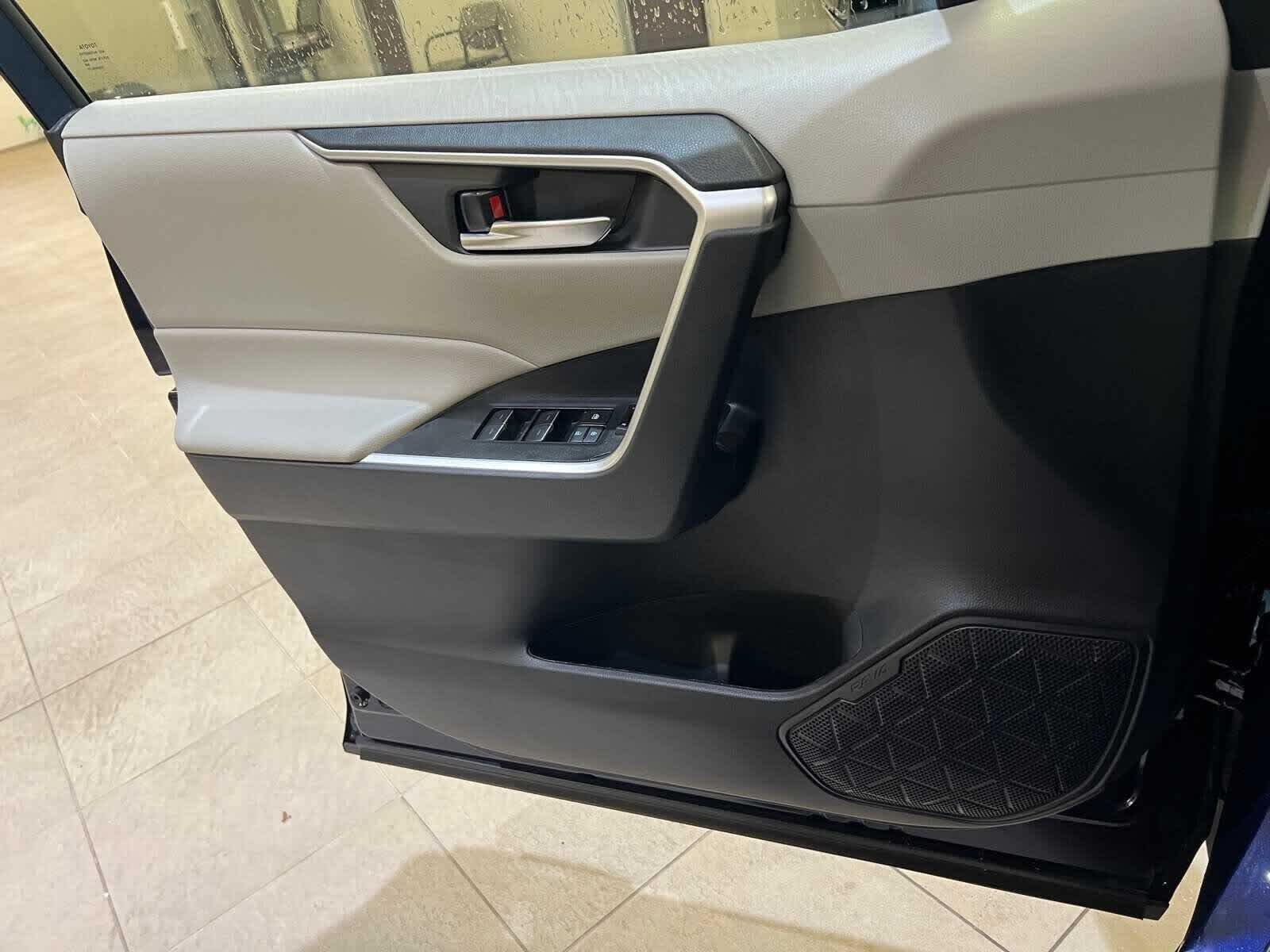 Thumbnail: 2025 Toyota RAV4 - 18