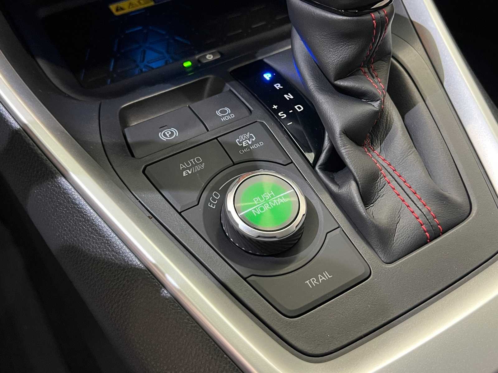 Thumbnail: 2025 Toyota RAV4 - 25