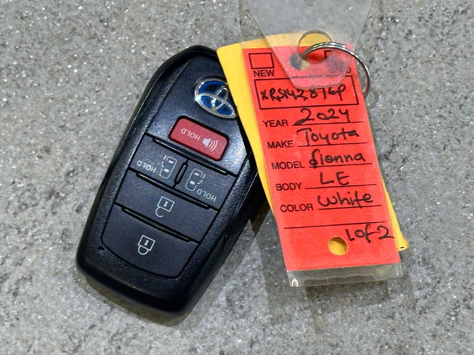 Thumbnail: 2024 Toyota Sienna - 31