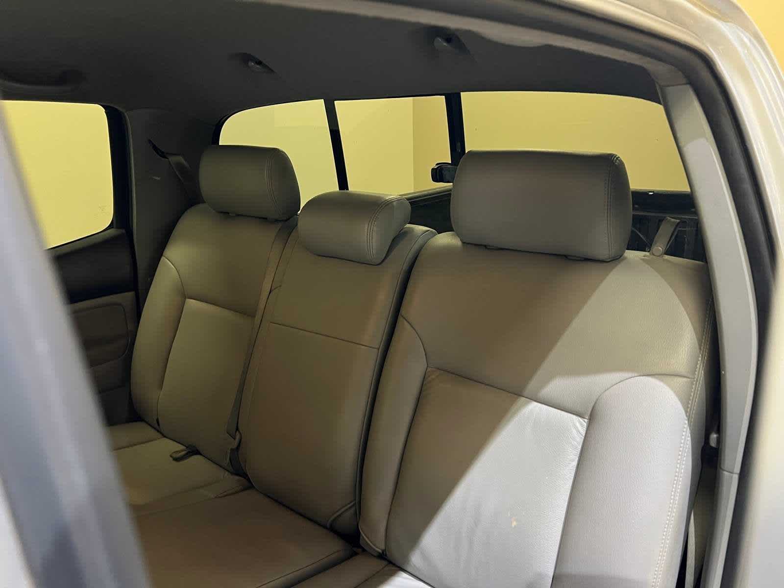 Thumbnail: 2010 Toyota Tacoma - 11