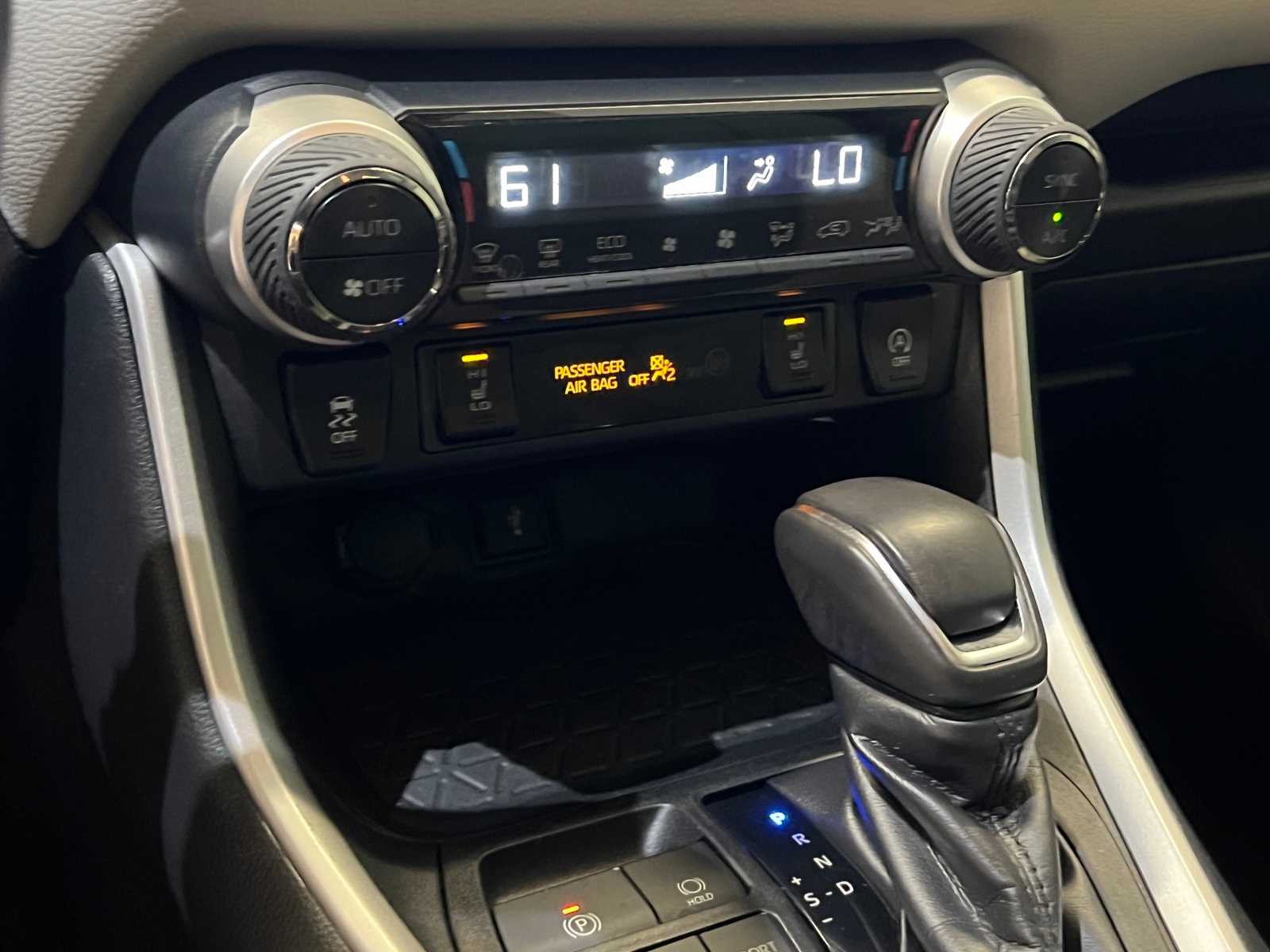 Thumbnail: 2021 Toyota RAV4 - 24