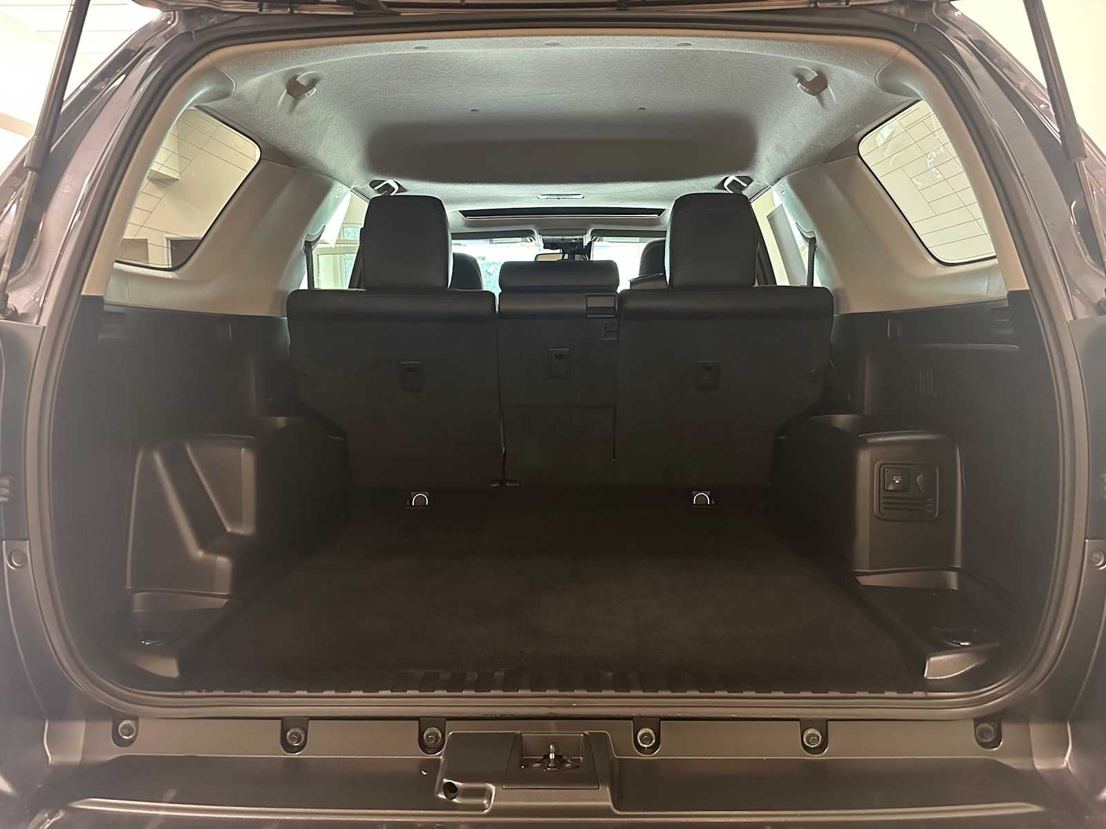 Thumbnail: 2020 Toyota 4Runner - 31