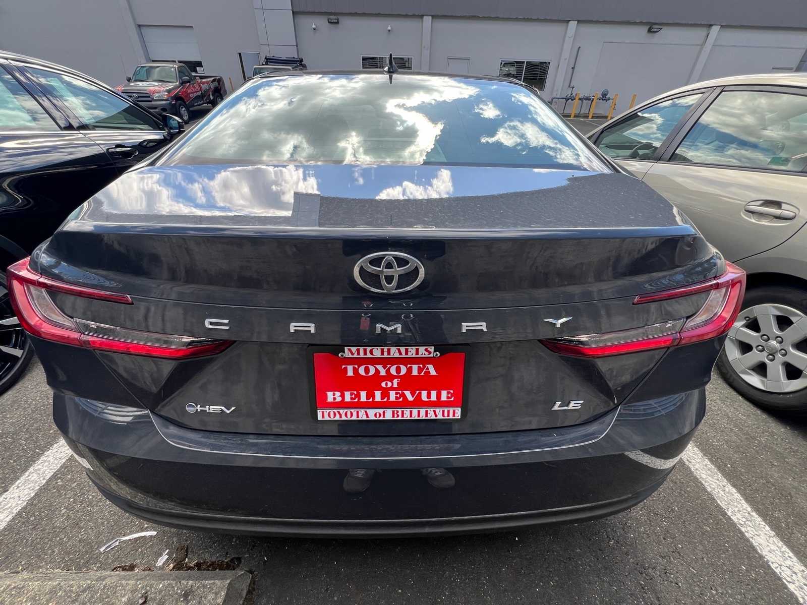 Thumbnail: 2025 Toyota Camry - 10