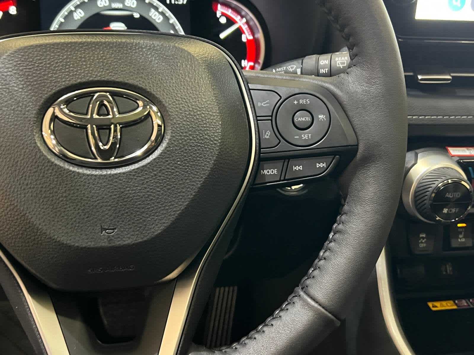 Thumbnail: 2025 Toyota RAV4 - 21