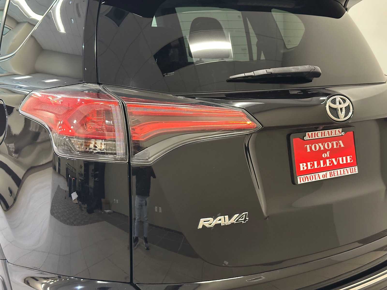 Thumbnail: 2017 Toyota RAV4 - 7