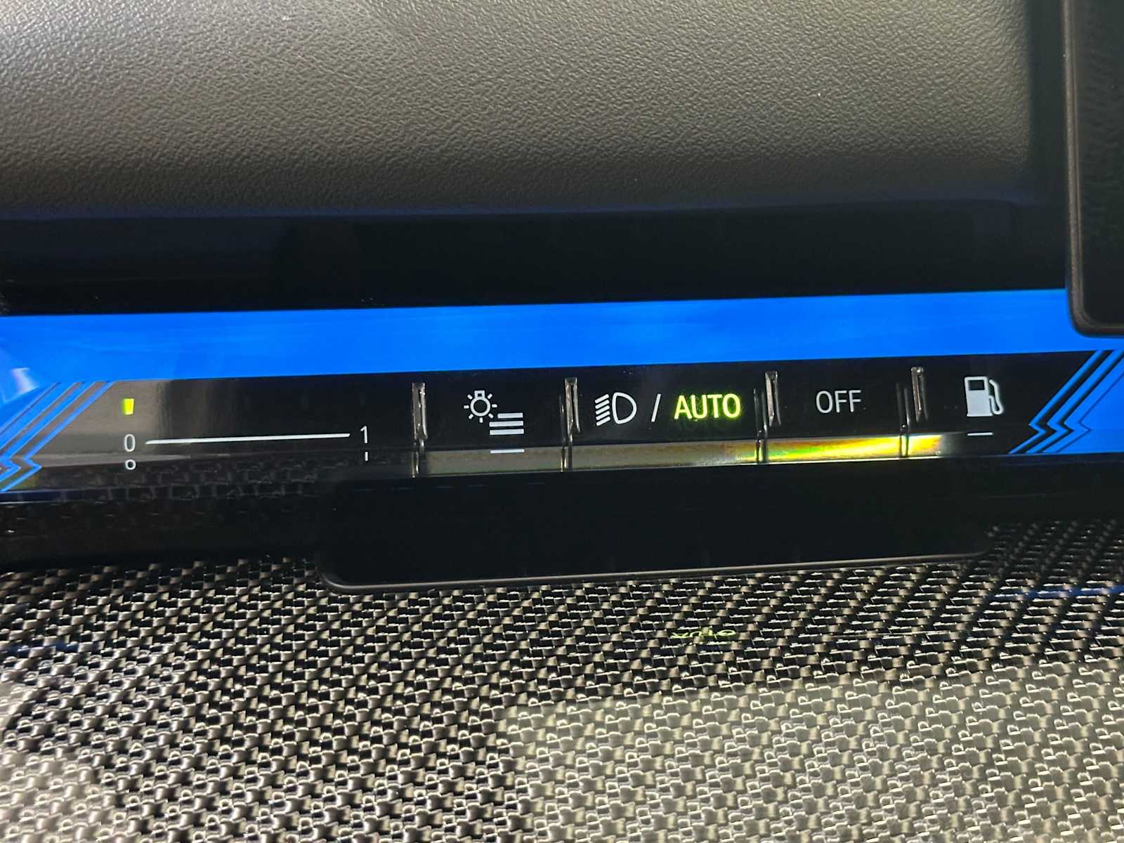 Thumbnail: 2025 BMW M5 - 16