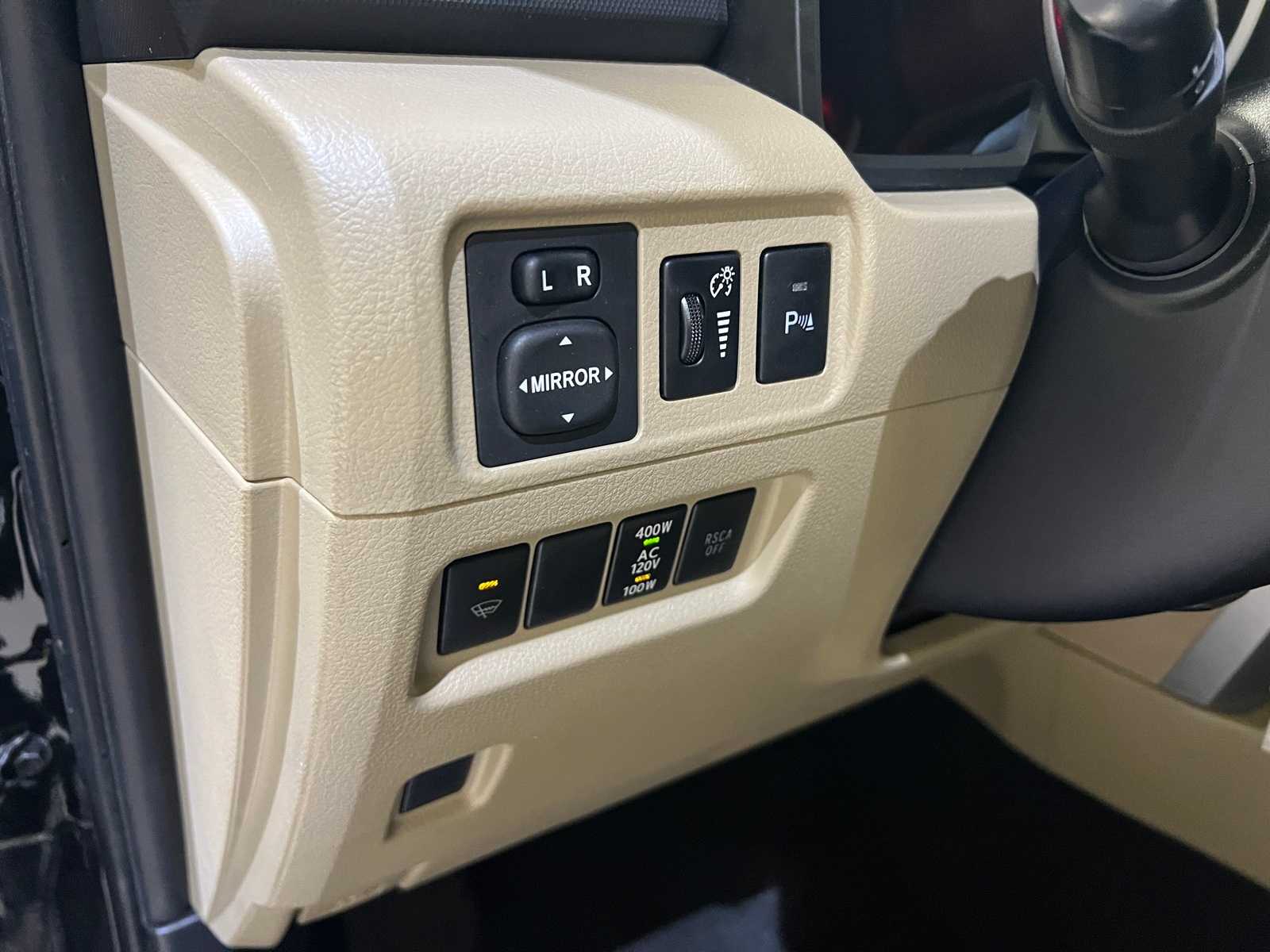 Thumbnail: 2011 Toyota 4Runner - 16