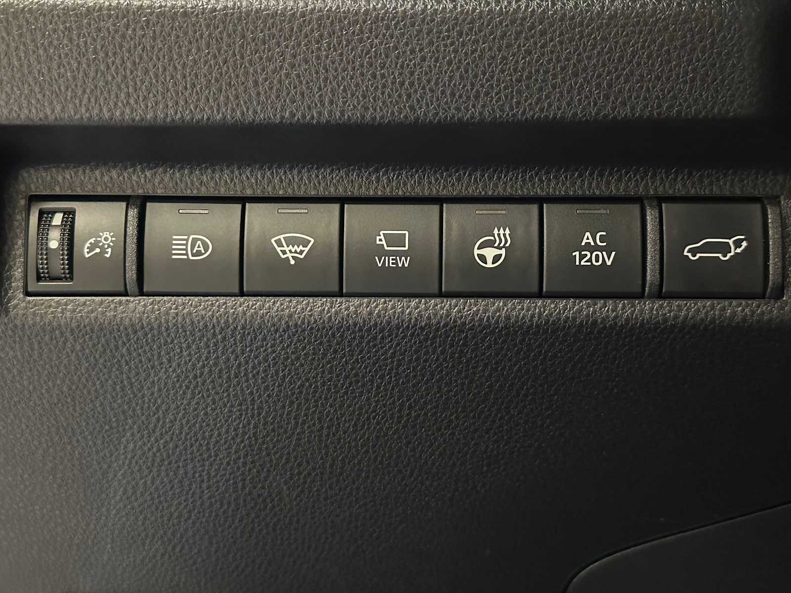 Thumbnail: 2021 Toyota RAV4 - 18