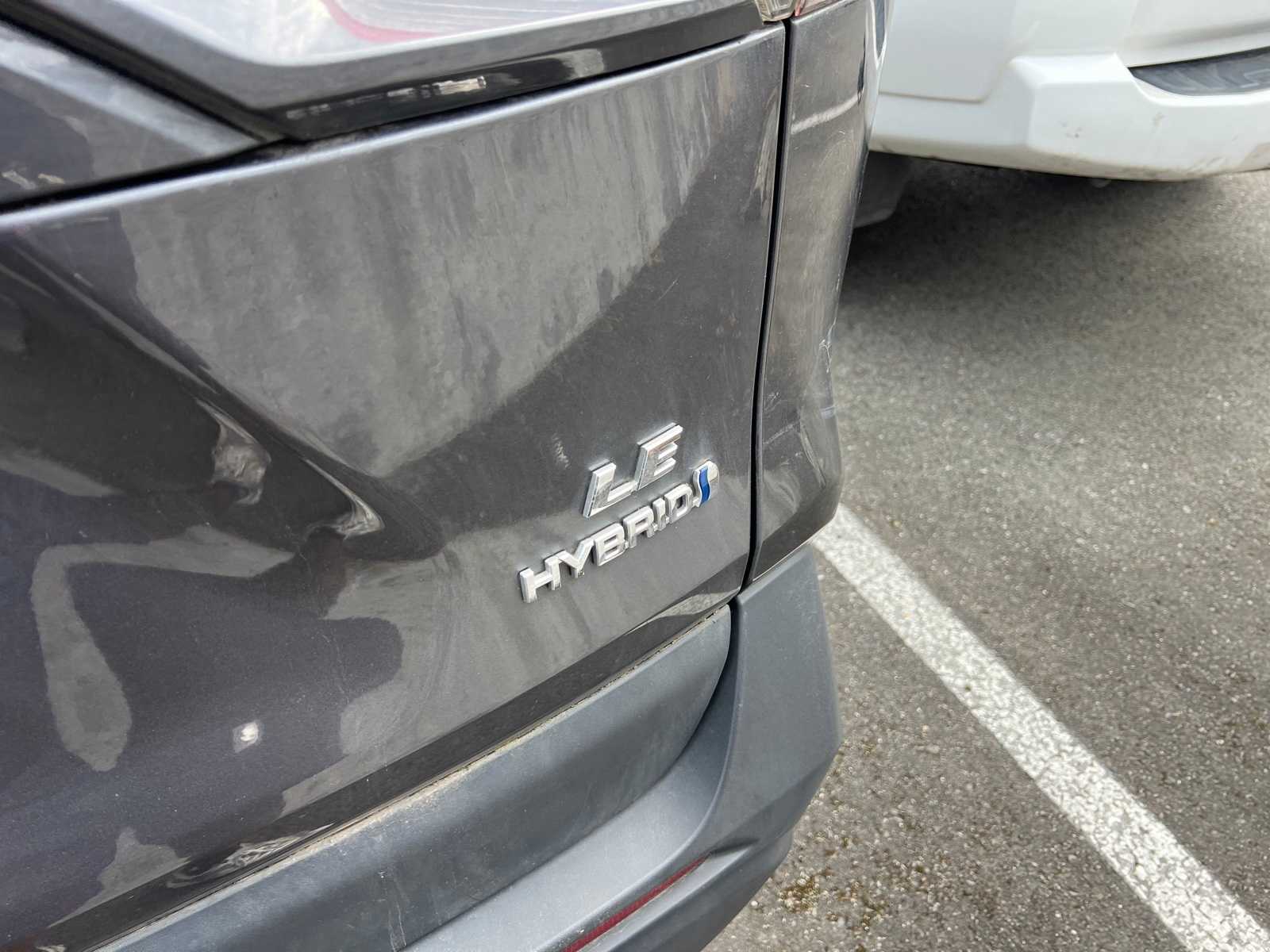 Thumbnail: 2021 Toyota RAV4 - 8