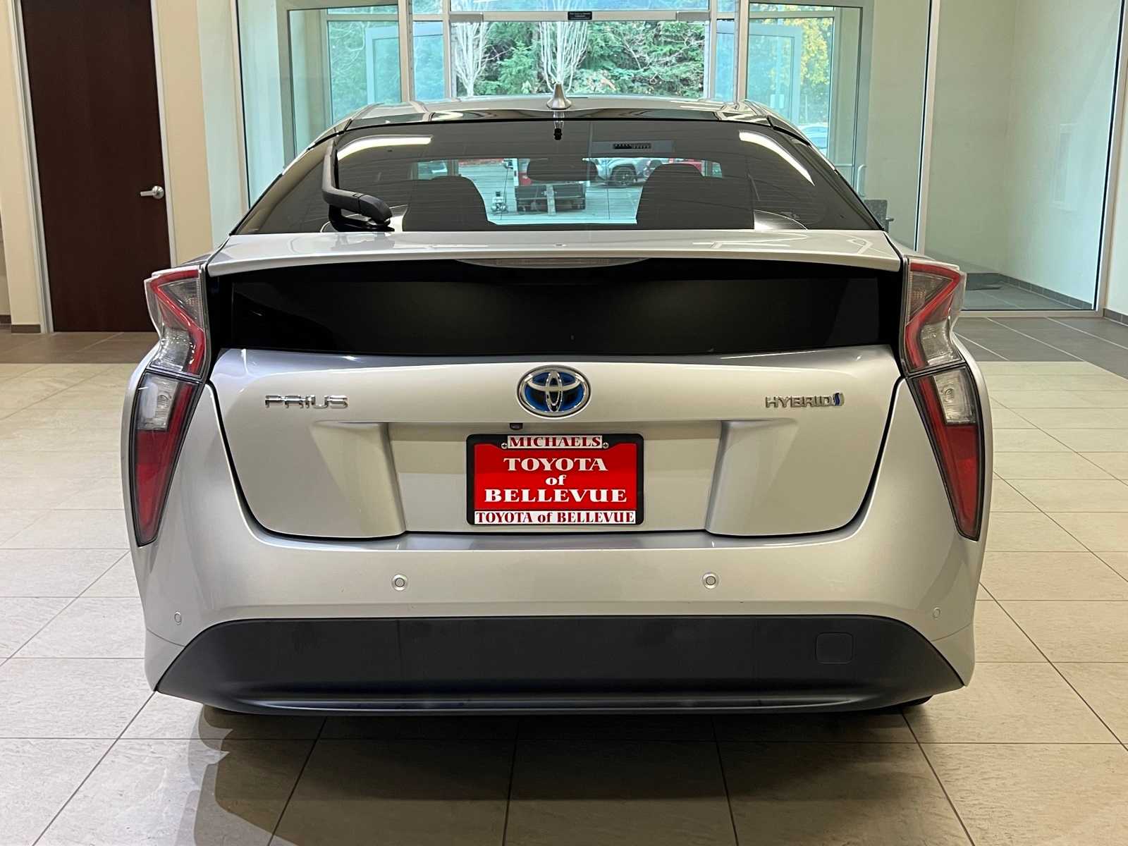 Thumbnail: 2017 Toyota Prius - 5