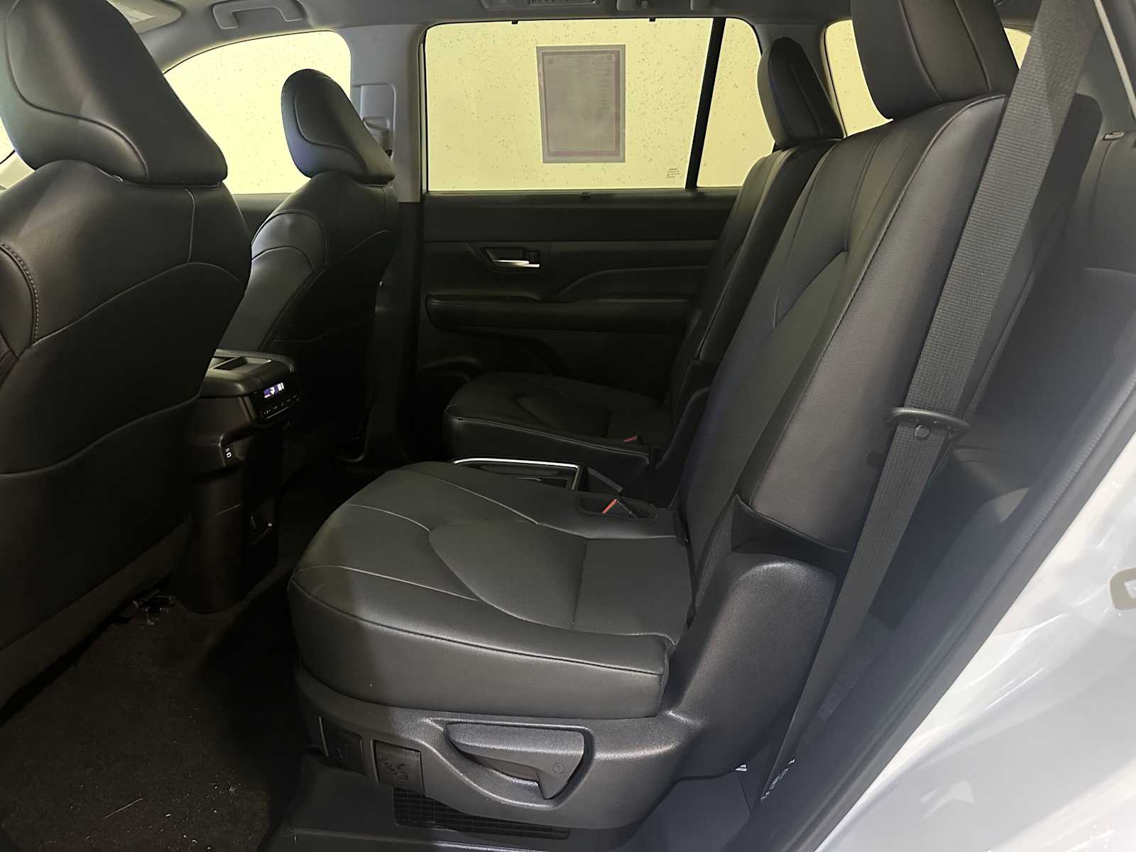 Thumbnail: 2025 Toyota Grand Highlander - 20