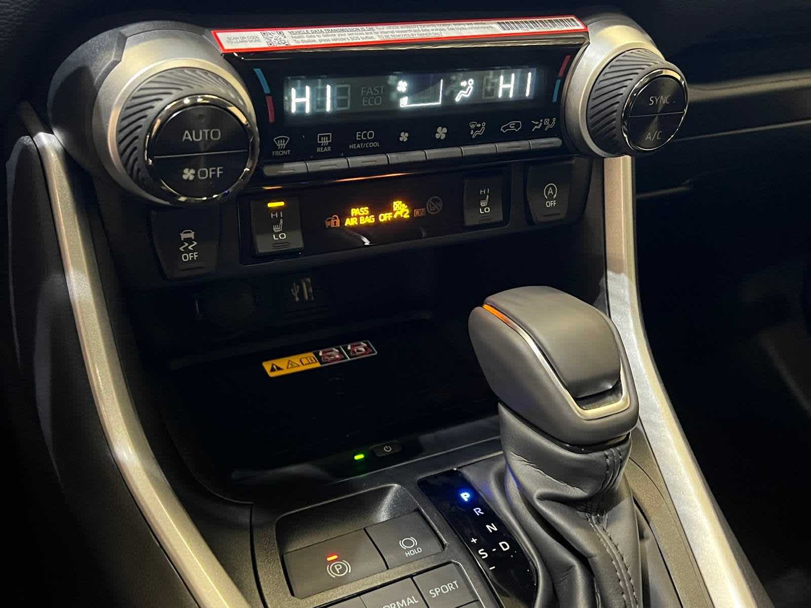 Thumbnail: 2025 Toyota RAV4 - 25