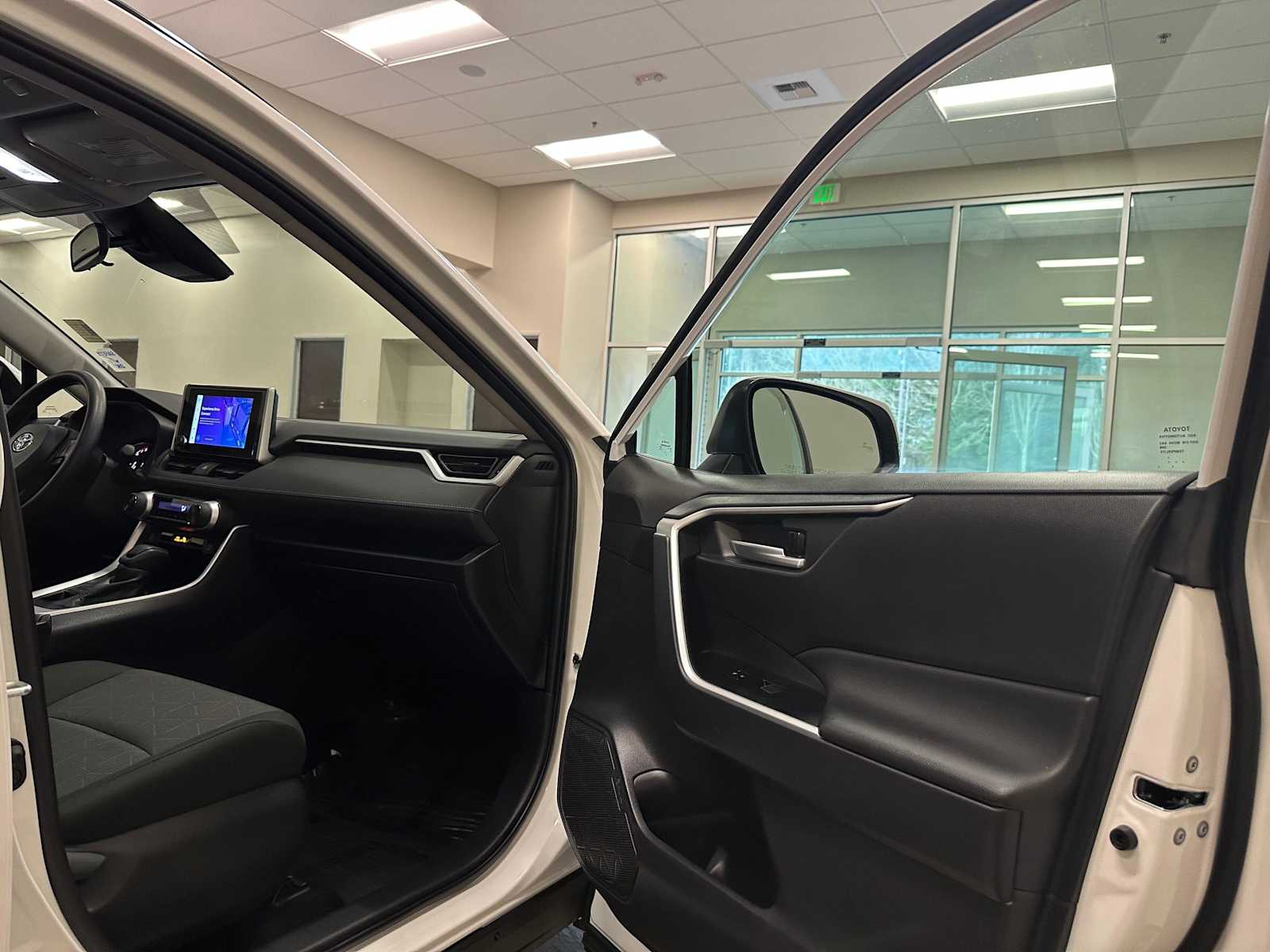 Thumbnail: 2024 Toyota RAV4 - 28