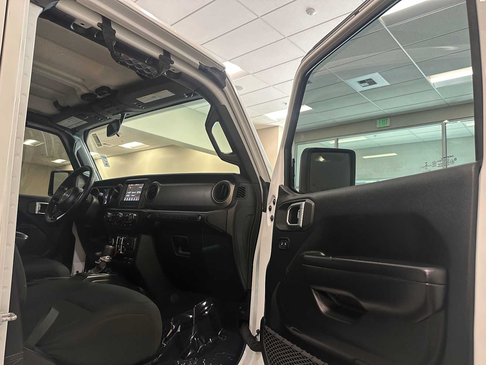 Thumbnail: 2020 Jeep Wrangler - 28