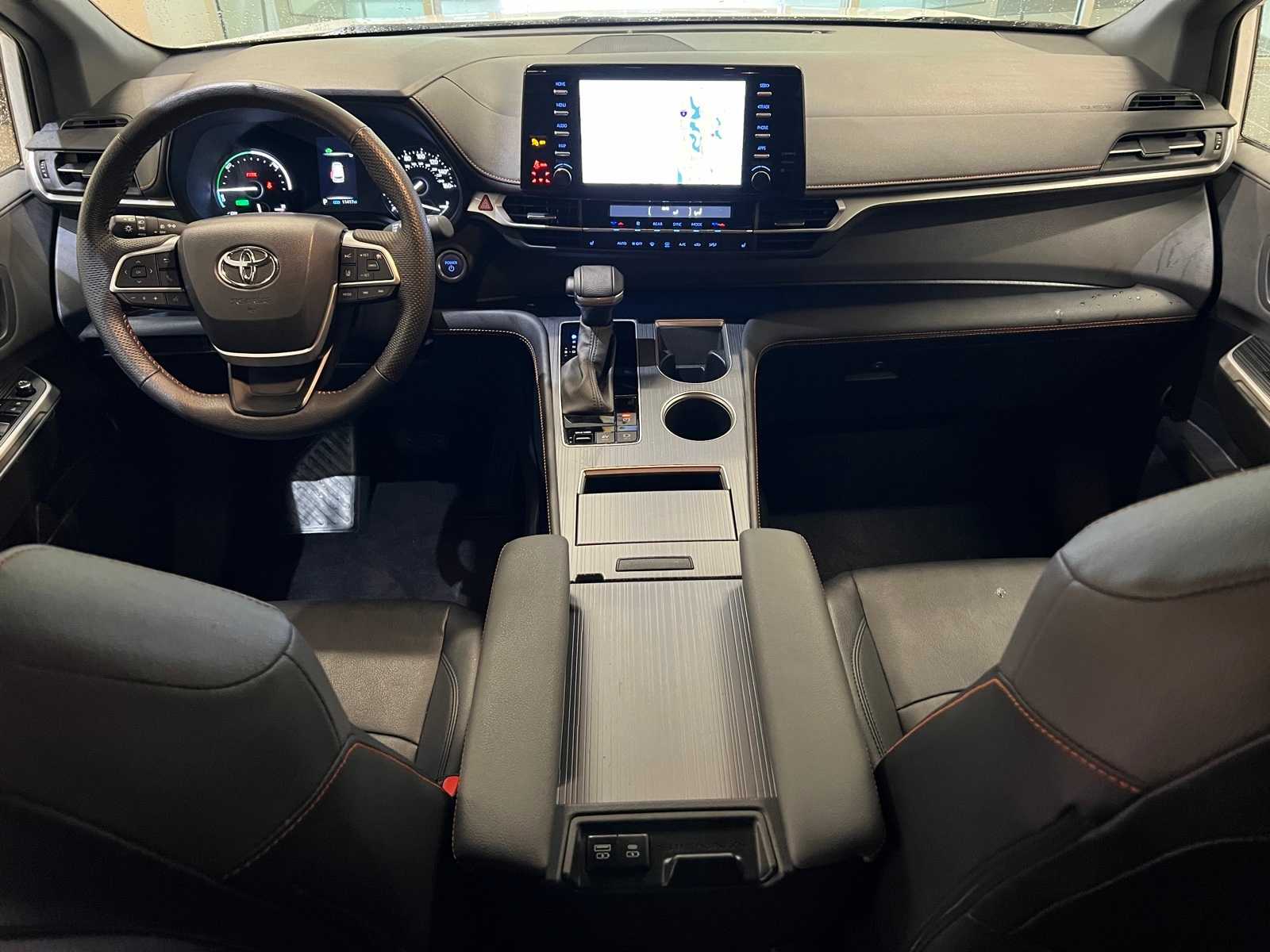 Thumbnail: 2024 Toyota Sienna - 10