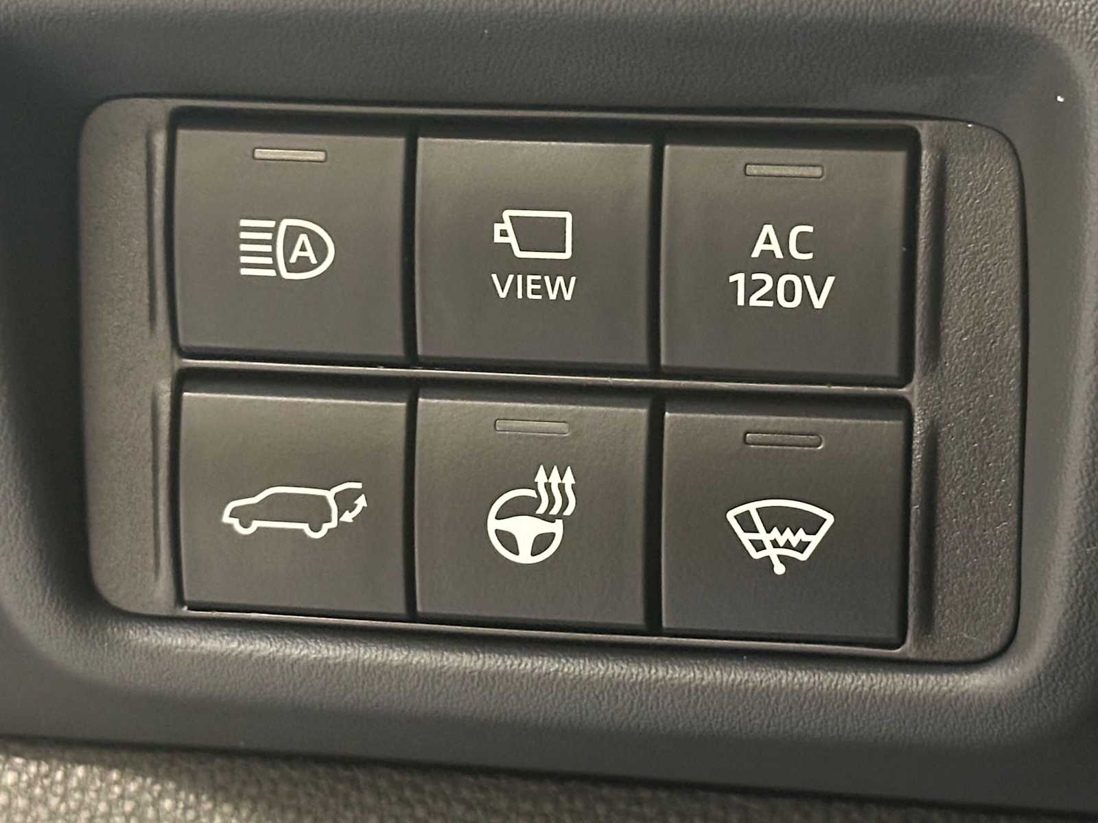 Thumbnail: 2022 Toyota Highlander - 15