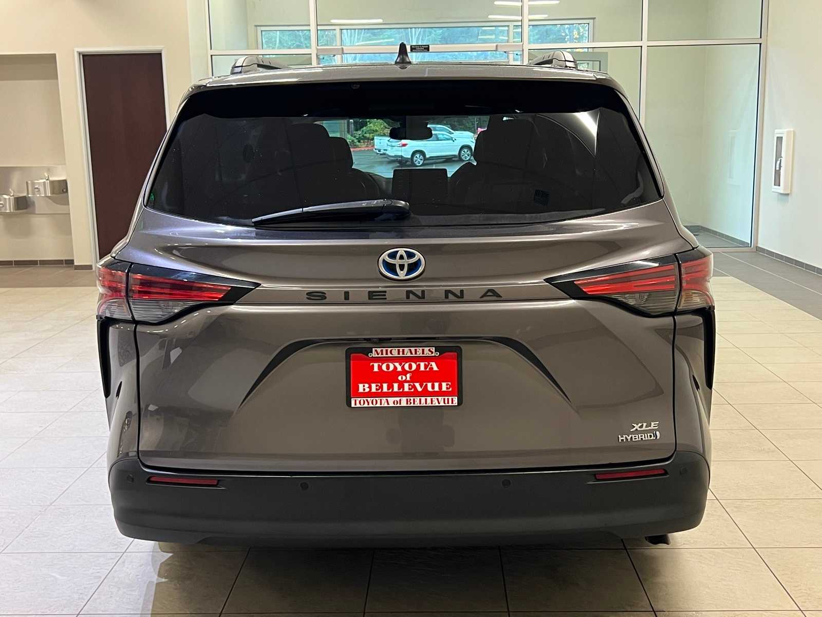 Thumbnail: 2021 Toyota Sienna - 5