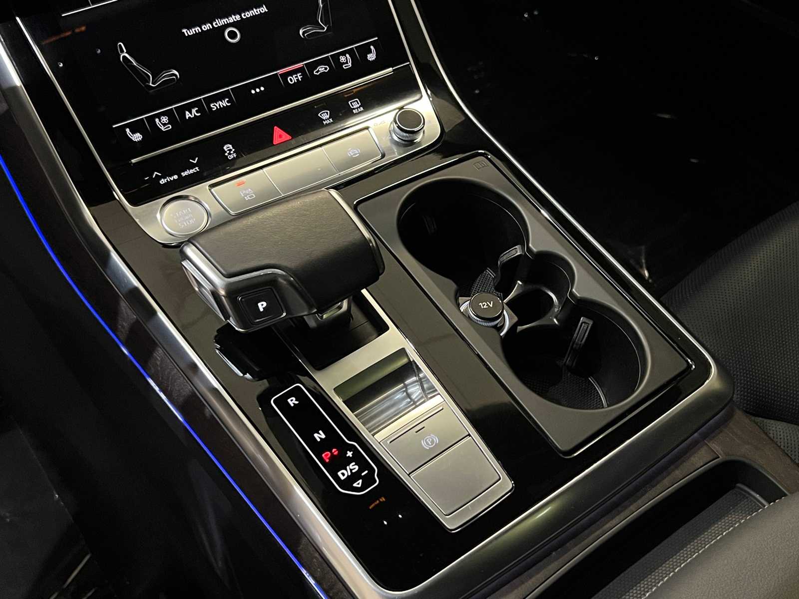 Thumbnail: 2020 Audi Q8 - 23