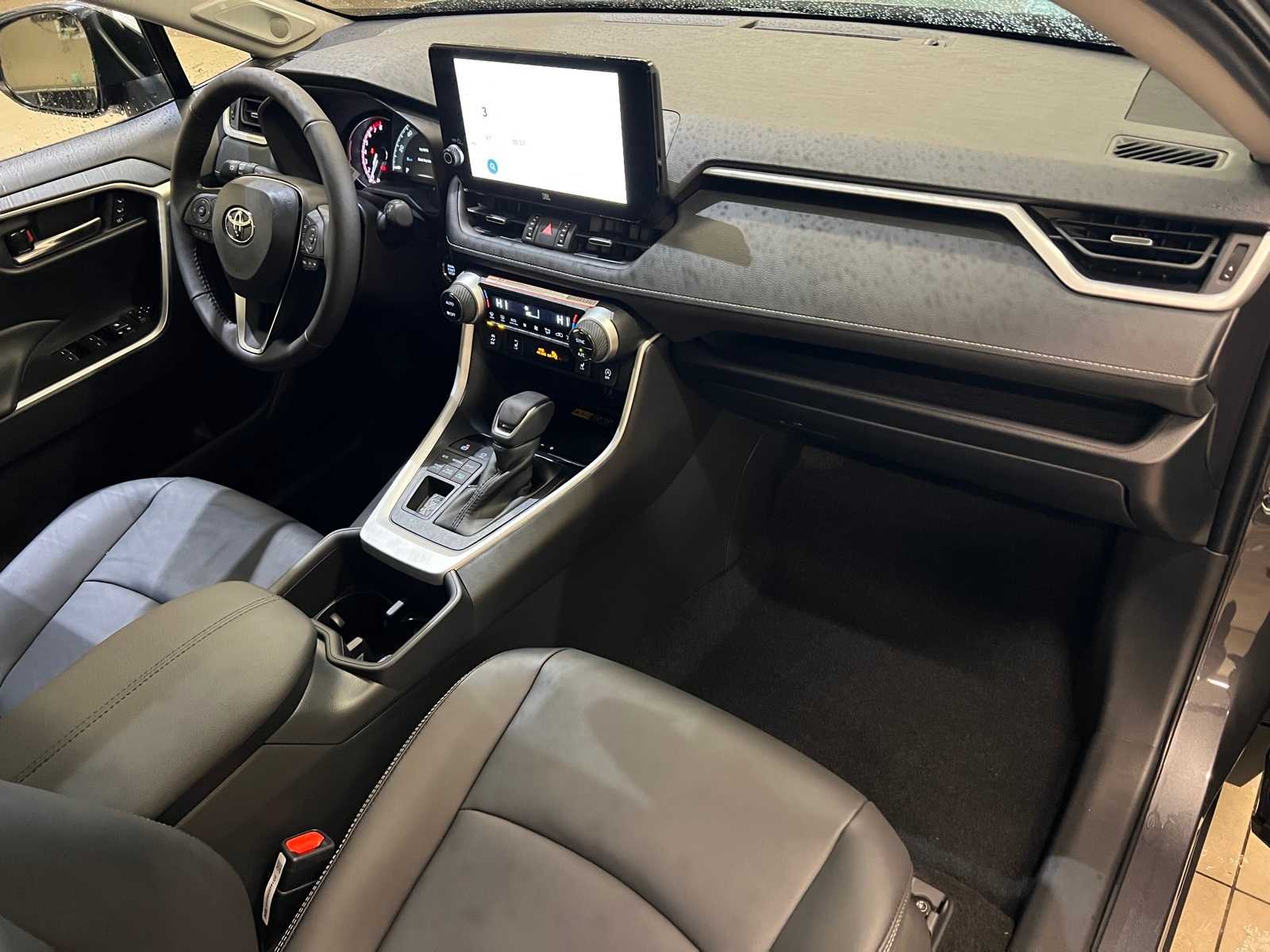 Thumbnail: 2025 Toyota RAV4 - 15