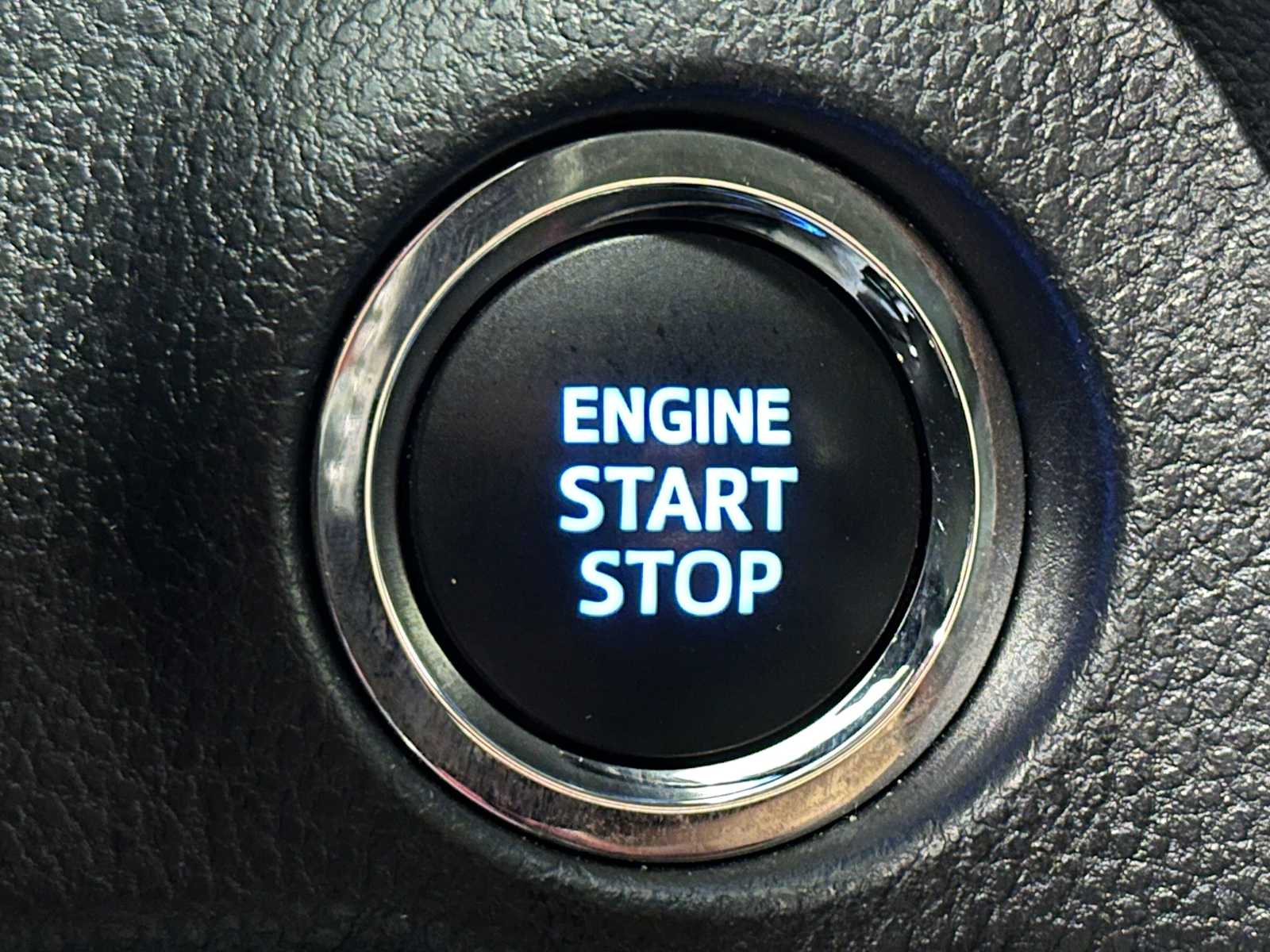 Thumbnail: 2022 Toyota RAV4 - 18