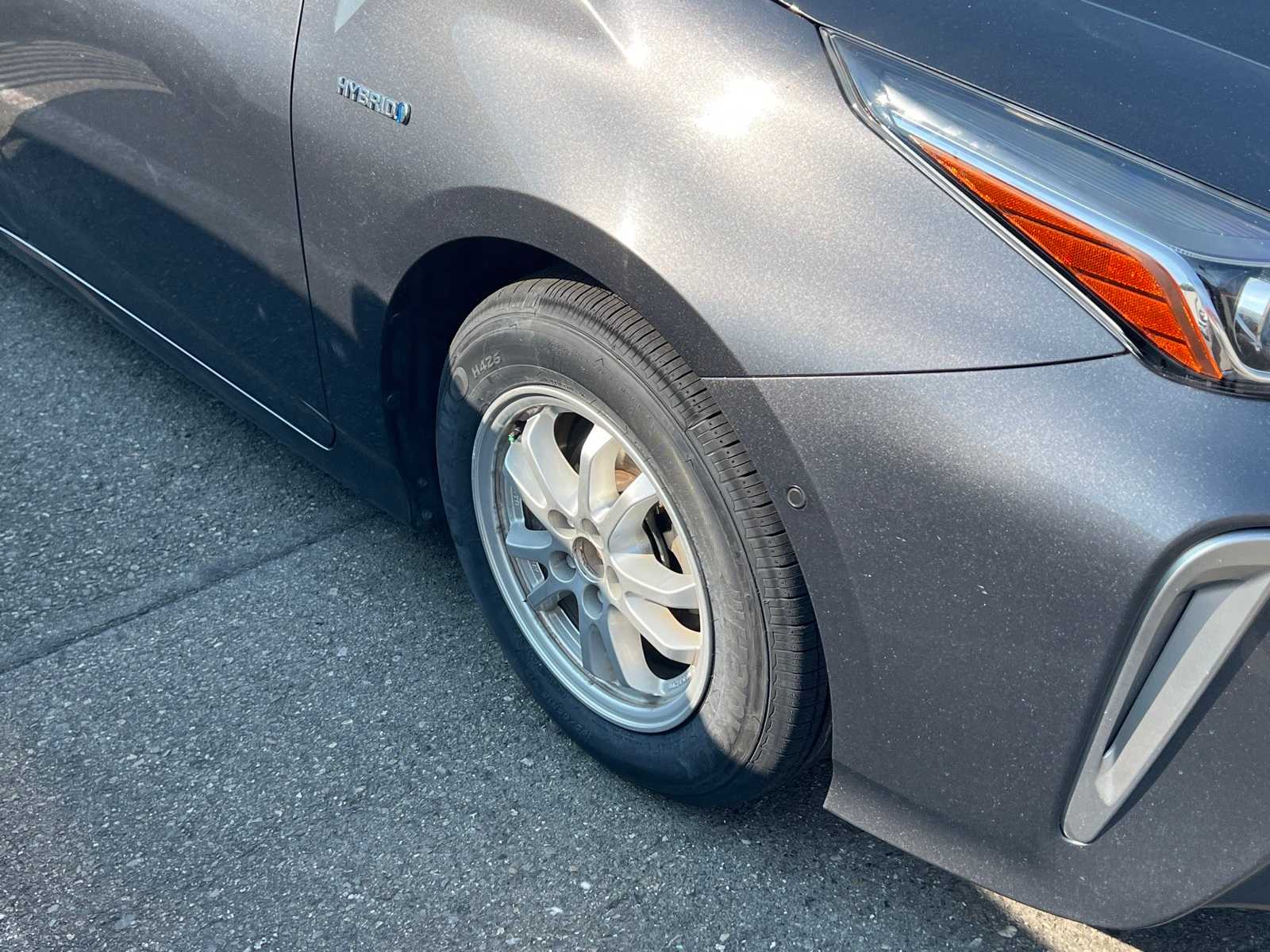 Thumbnail: 2022 Toyota Prius - 5