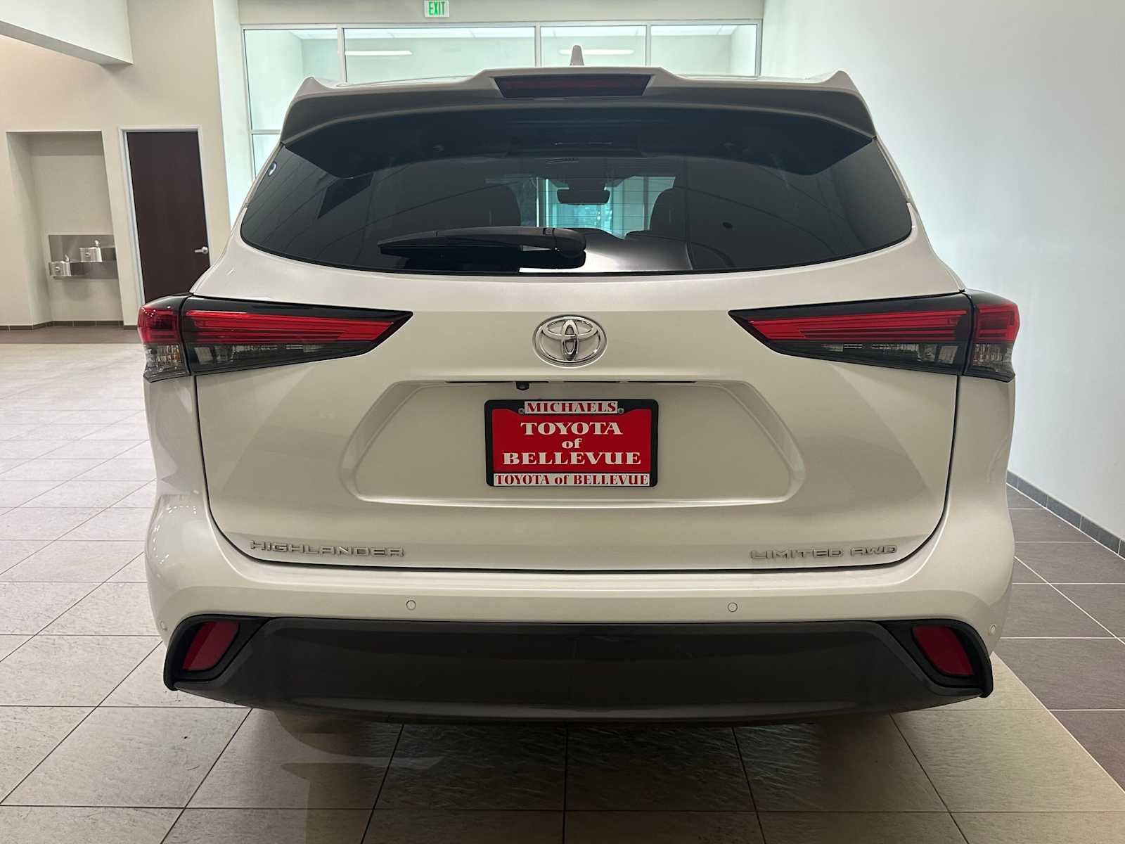 Thumbnail: 2023 Toyota Highlander - 5