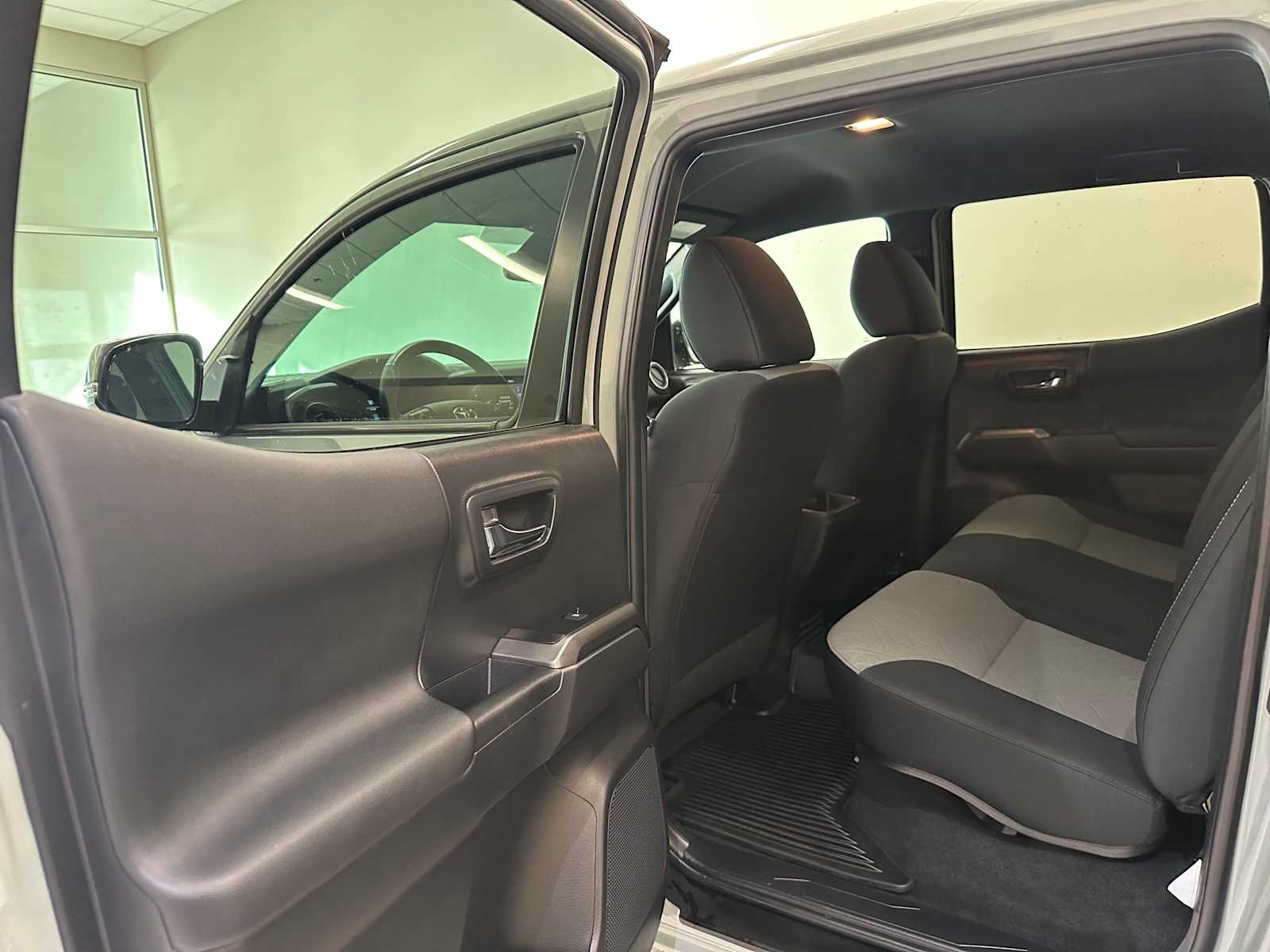 Thumbnail: 2022 Toyota Tacoma - 23