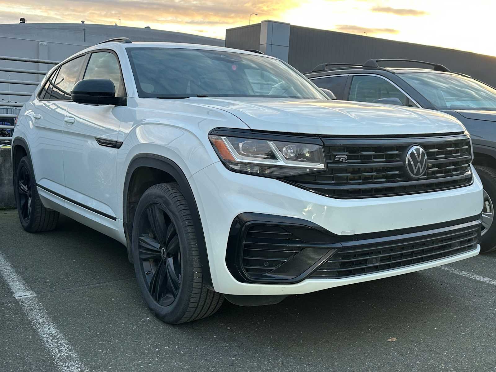 Thumbnail: 2023 Volkswagen Atlas - 3