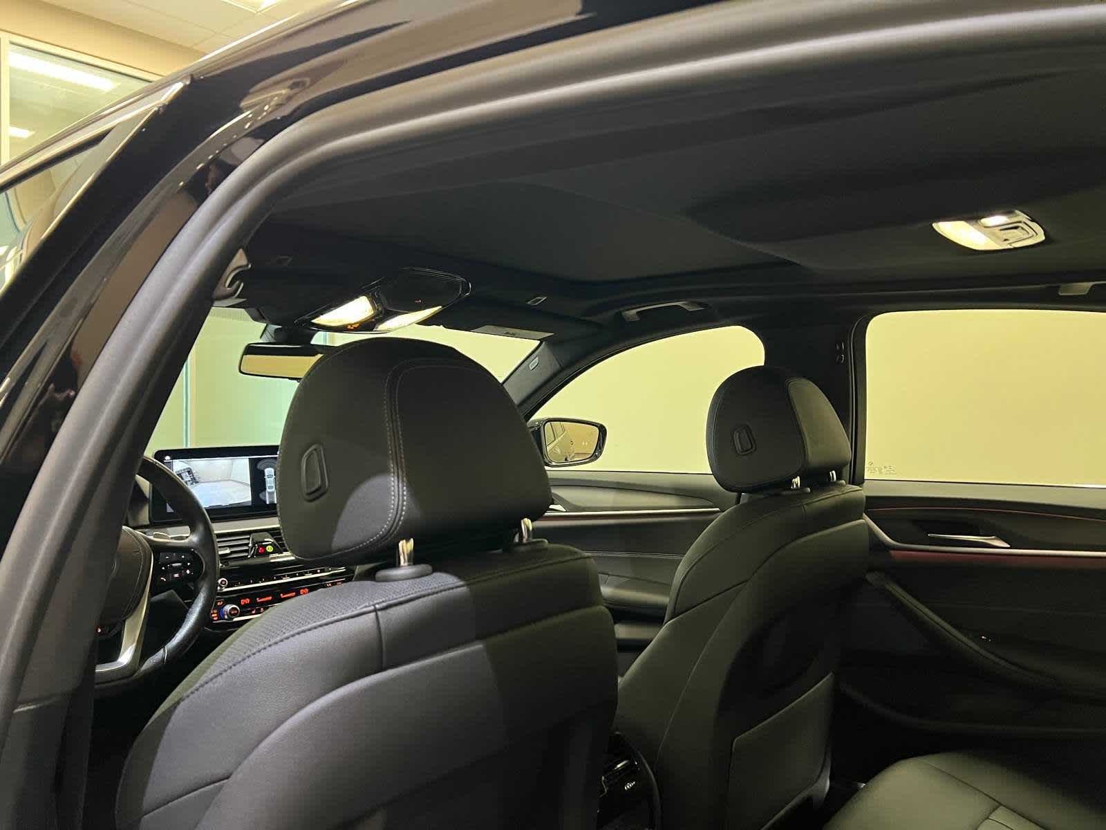 Thumbnail: 2022 BMW 5 Series - 12