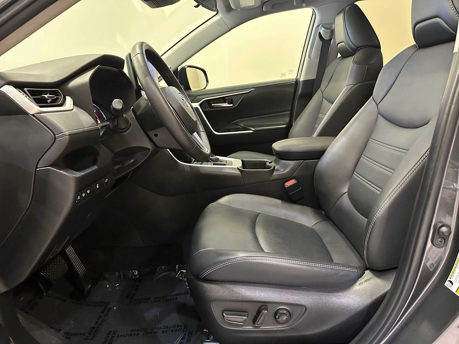 Thumbnail: 2023 Toyota RAV4 - 22