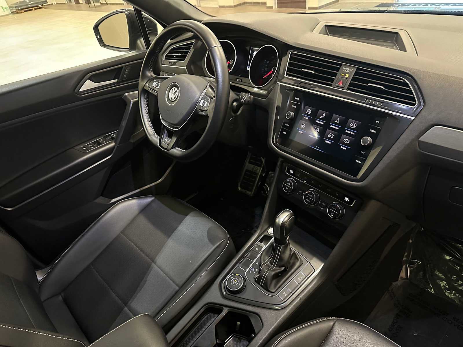 Thumbnail: 2021 Volkswagen Tiguan - 29