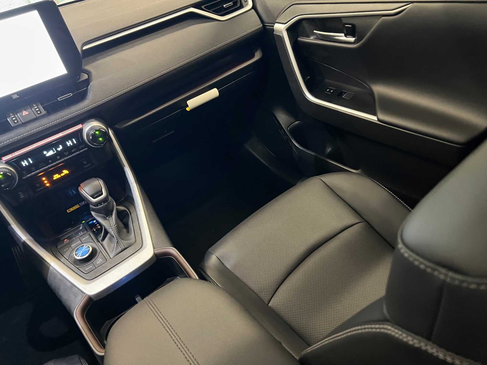 Thumbnail: 2025 Toyota RAV4 - 11