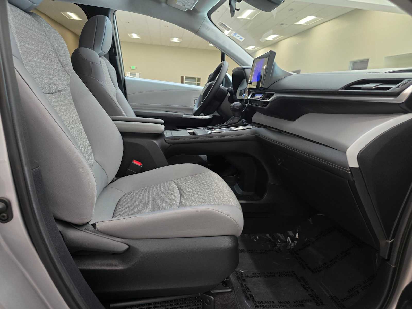 Thumbnail: 2025 Toyota Sienna - 25