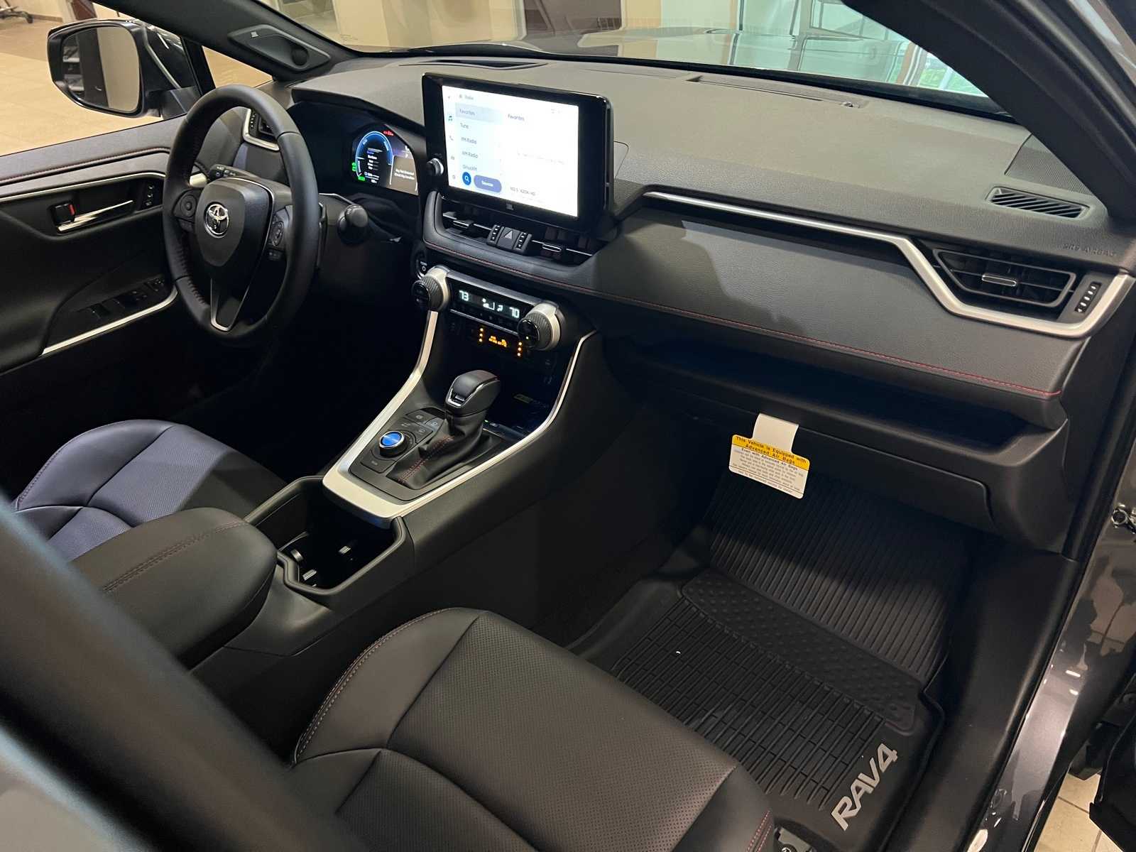 Thumbnail: 2025 Toyota RAV4 - 15