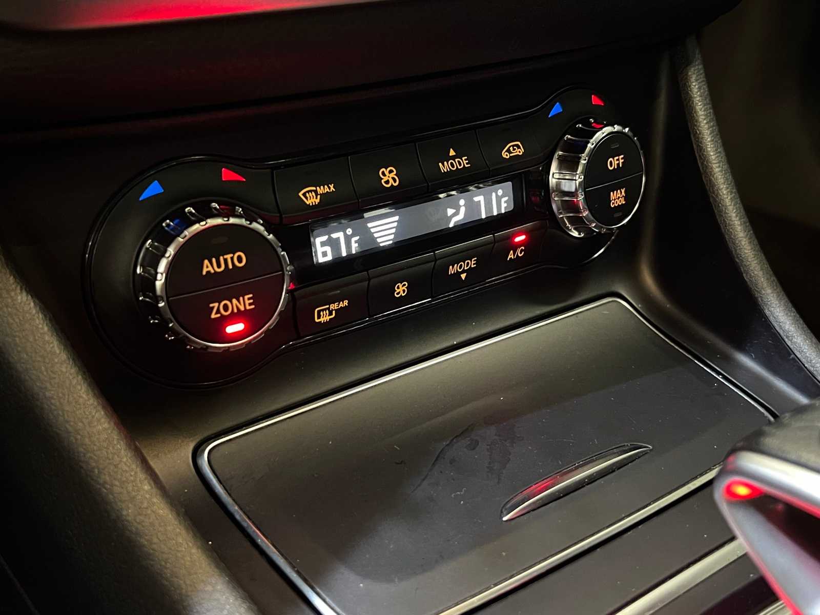 Thumbnail: 2018 Mercedes-Benz GLA - 24