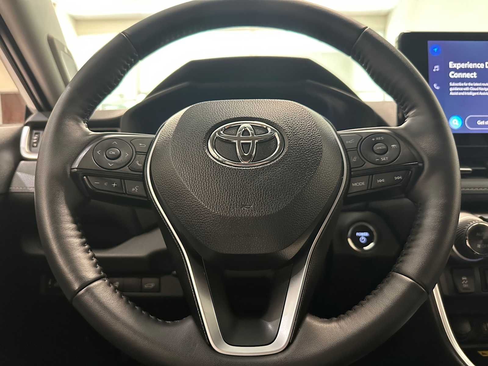 Thumbnail: 2025 Toyota RAV4 - 10